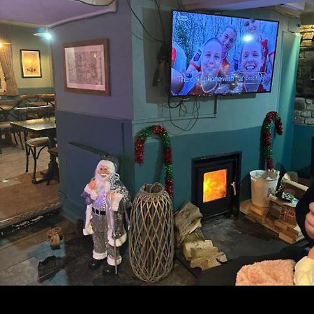 ホテル Kings Head Chacewater エクステリア 写真